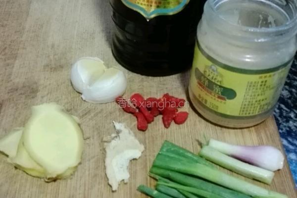 黄酒炖蛏的做法图解2
