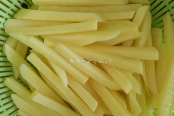 干煸土豆条的做法图解1