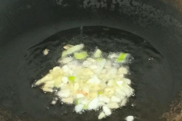 杏鲍菇炒西兰花的做法图解6