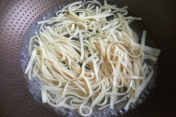 凉拌千张的做法图解2