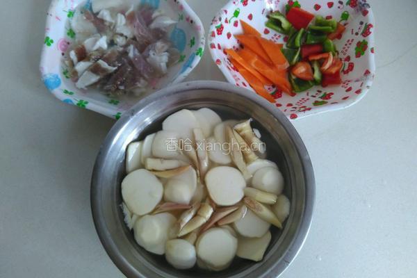 茨菇炒咸肉的做法图解2