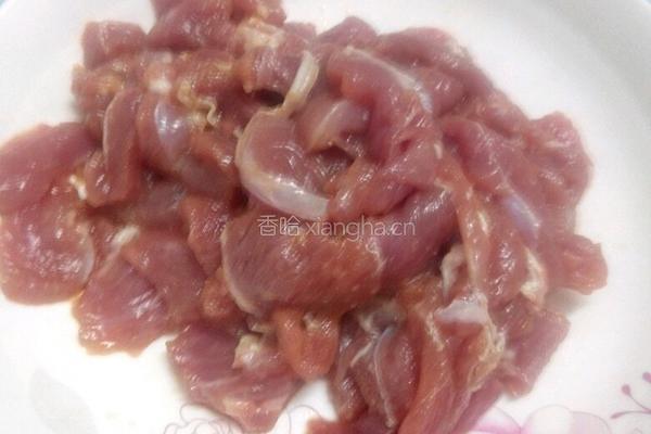 猪肉炒大白菜的做法图解1