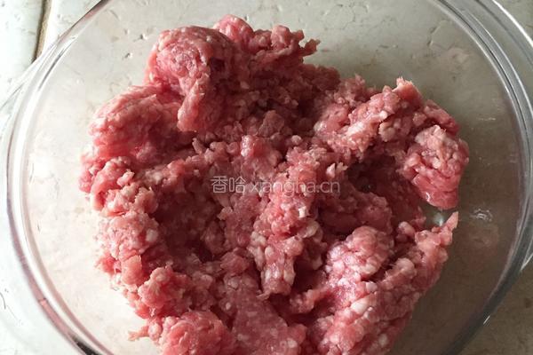 讓苦瓜猪骨汤的做法图解1