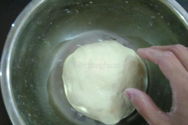 奶香豆沙包的做法图解2