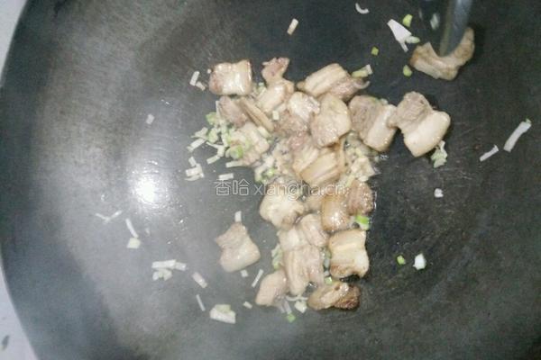 海带香菇炒五花肉的做法图解3