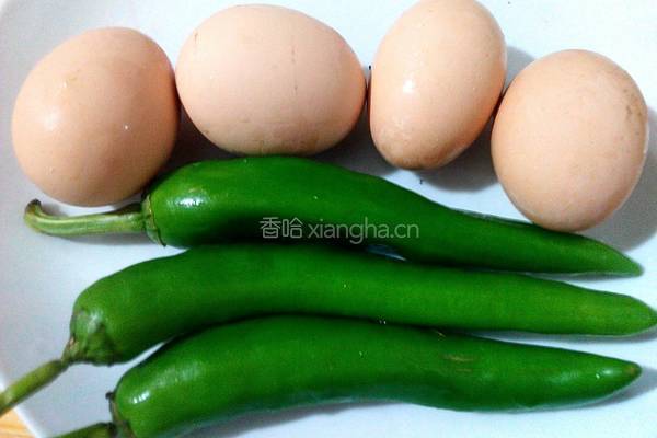 辣椒炒蛋的做法图解1