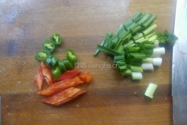 家常土豆炖鸡块的做法图解1