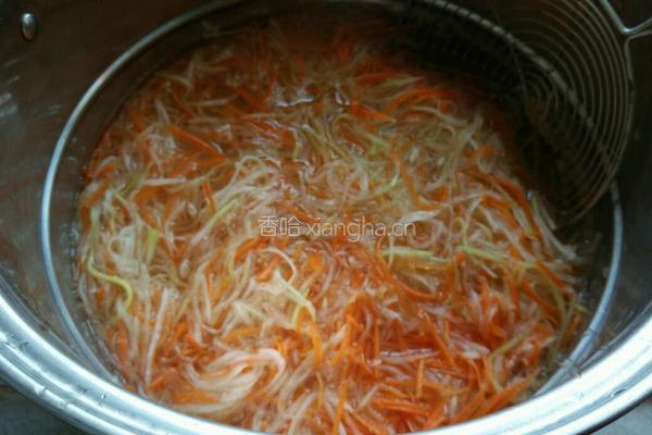 萝卜大葱猪肉水饺的做法图解8