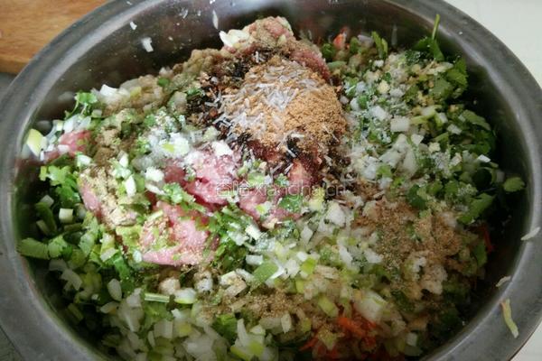 萝卜大葱猪肉水饺的做法图解13