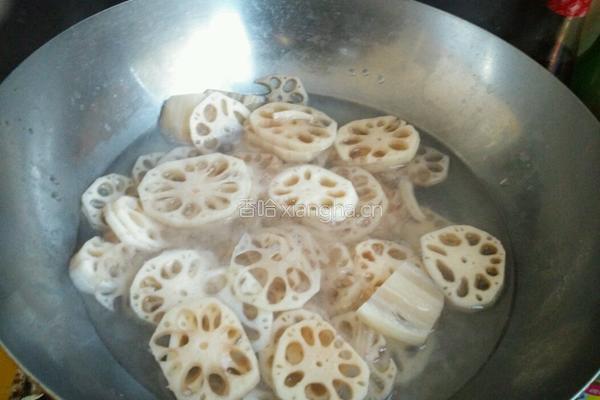 糖醋莲藕“夏天必备美食”的做法图解3