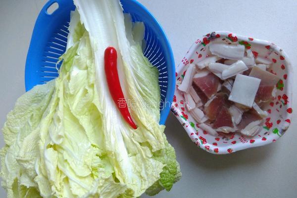 大白菜炒咸肉的做法图解1