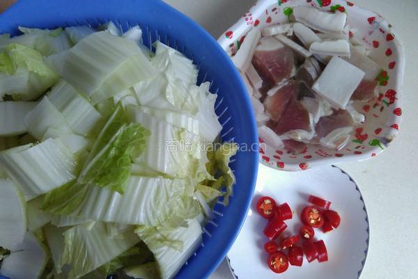 大白菜炒咸肉的做法图解2