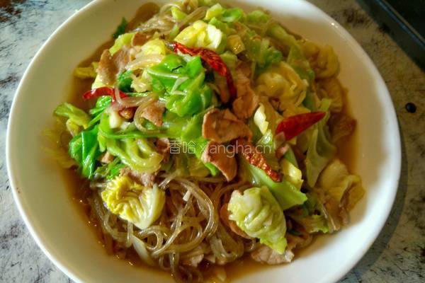 包菜粉条肉的做法图解4