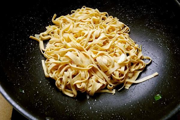 菠菜炒千张的做法图解5