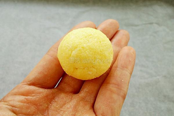 黄金椰丝球的做法图解7