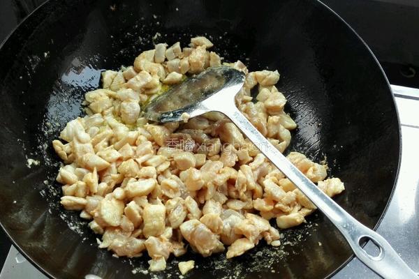 咖喱土豆鸡丁的做法图解3