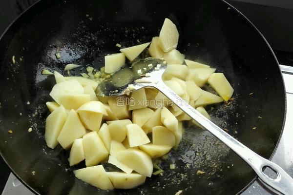 咖喱土豆鸡丁的做法图解4