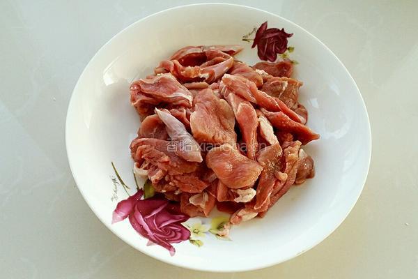 葱爆孜然羊肉的做法图解1