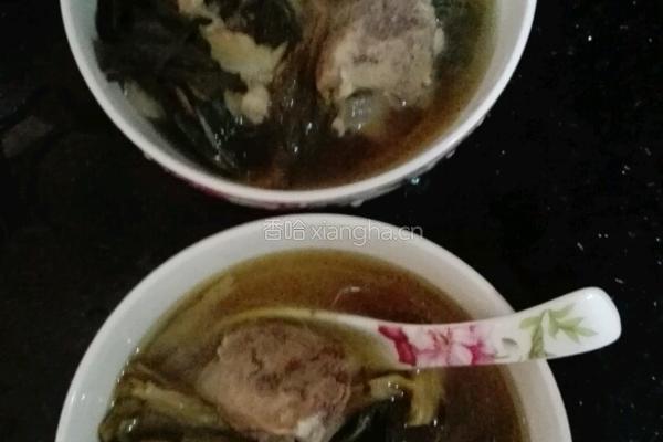 白菜干罗汉果猪骨汤的做法图解6