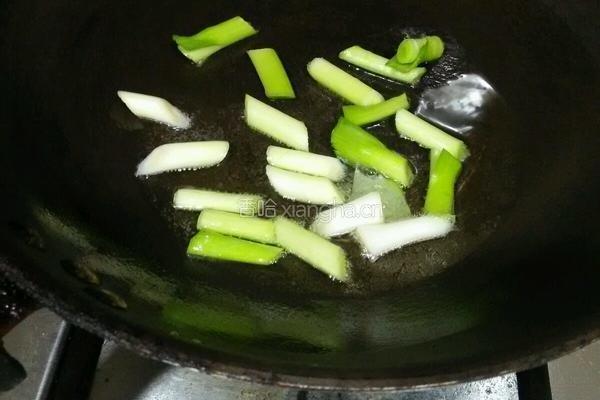 大蒜炒豆皮的做法图解5