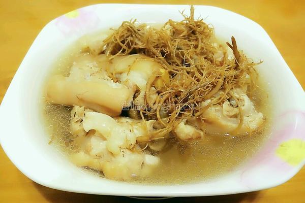 三七须根炖猪蹄的做法图解8