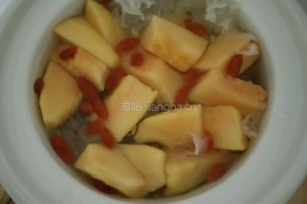 丰胸木瓜银耳汤的做法图解6