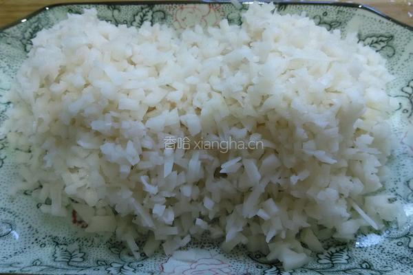 韭菜莲藕猪肉饺的做法图解3