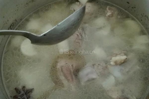 白萝卜茼子骨汤的做法图解6