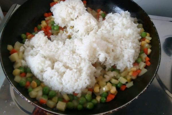 黄金炒饭的做法图解3