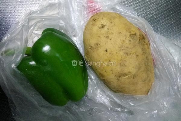 青椒土豆丝的做法图解1