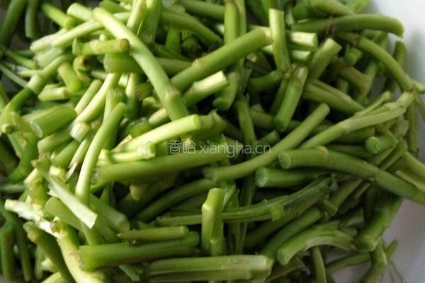 芦蒿炒牛肉丝的做法图解2