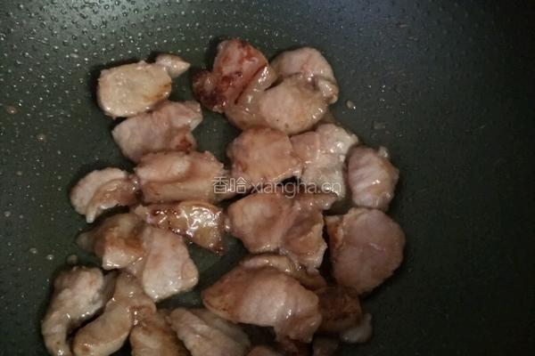 猪肉叉烧酱煮土豆的做法图解1