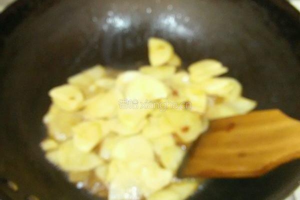 黄豆酱烧土豆片的做法图解4