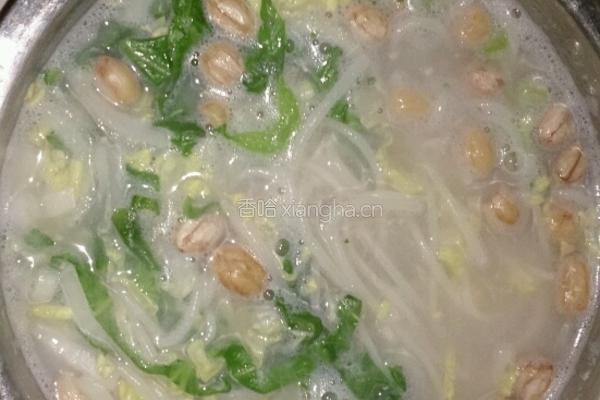 海鲜鱼椒菜米粉蛋糕的做法图解1