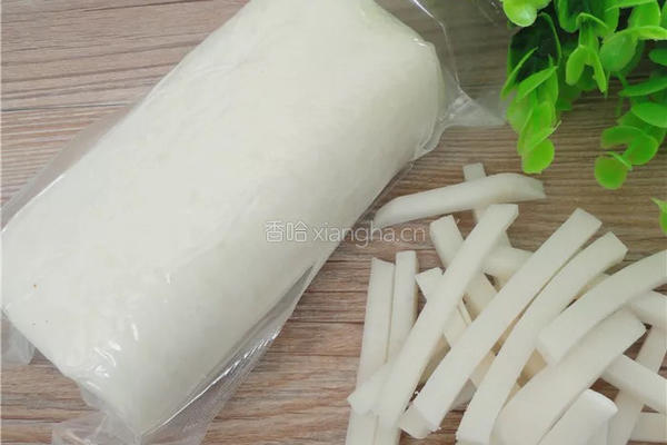 酱炒耳粑块的做法图解1