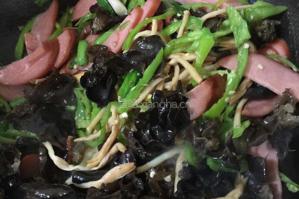 木耳炒火腿的做法图解8