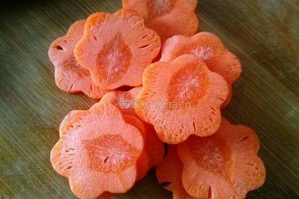 西芹炒腰果的做法图解3