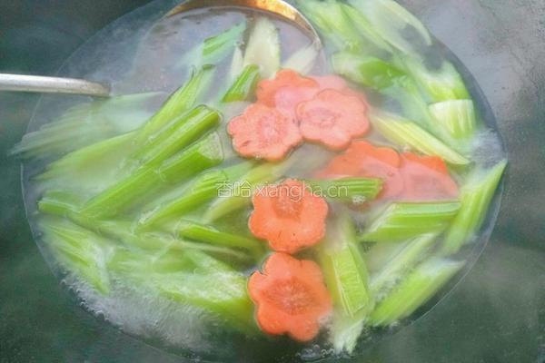 西芹炒腰果的做法图解8