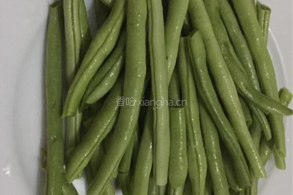 排骨炖豆角的做法图解2