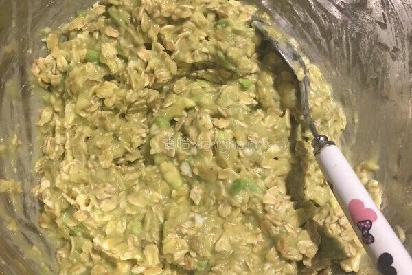 香蕉牛油果燕麦饼干的做法图解1