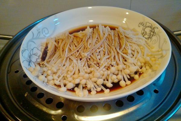 剁椒蒸金针菇的做法图解5
