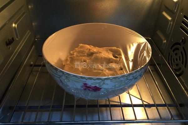 葡萄干椰蓉面包的做法图解4