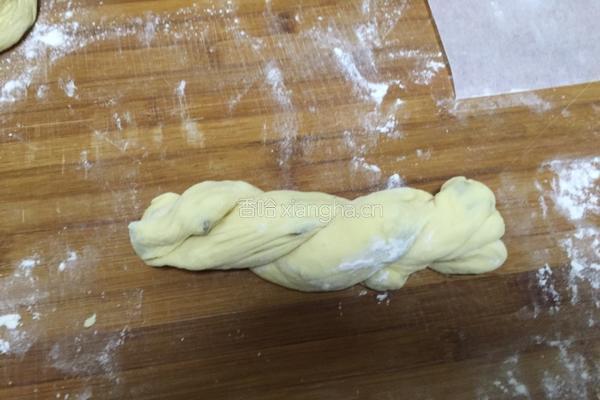 葡萄干椰蓉面包的做法图解8