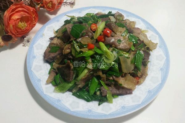 大蒜炒腊肉的做法图解7