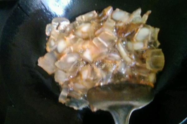 蒜苗炒腊肉的做法图解3