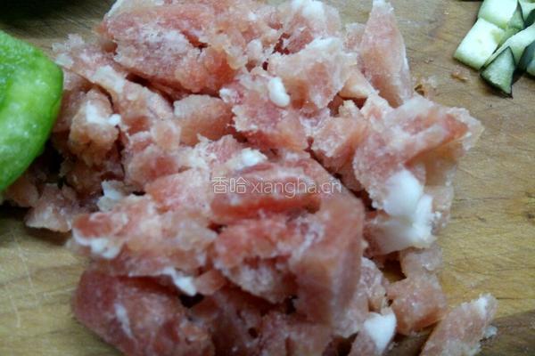 茄丁肉丝面的做法图解3