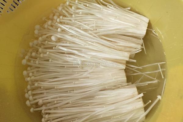 金针菇萝卜牛筋丸汤的做法图解3