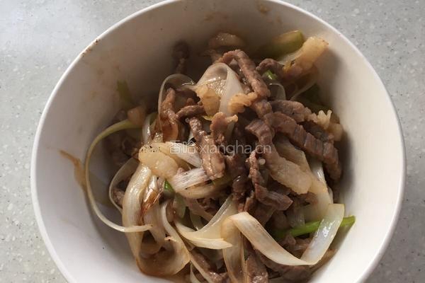 葱香肉丝春卷的做法图解6