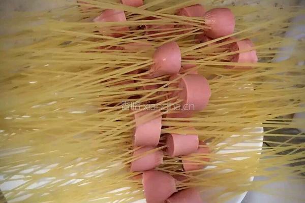 番茄肉沫意大利面的做法图解1