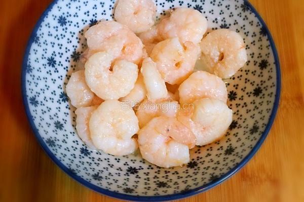 菠萝虾仁炒饭的做法图解2
